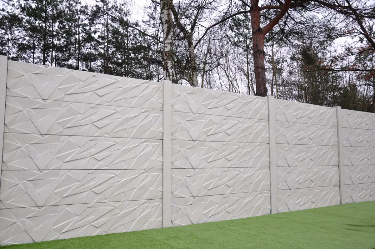 Moderner heller Betonzaun Motiv X-Line mit grafischem Linienspiel